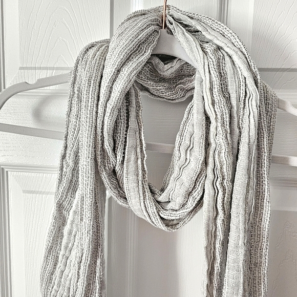 AEO Lightweight Metallic Silver Fashion Scarf - Picture 3 of 9